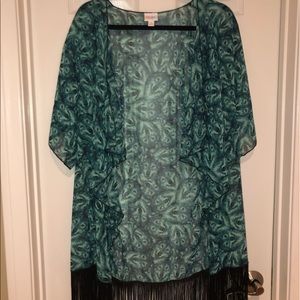 VERY RARE LULAROE “MONROE” (fringe kimono) 👘